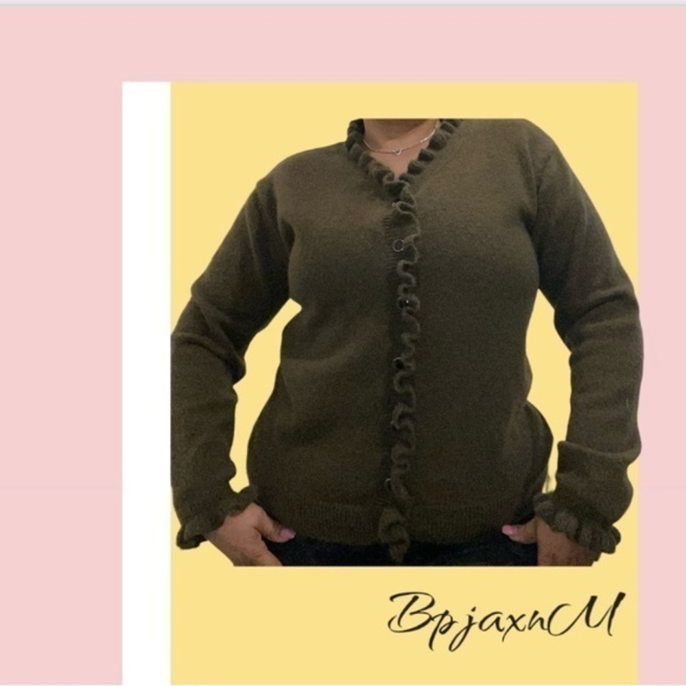 Pretty Harden Olive green sweater